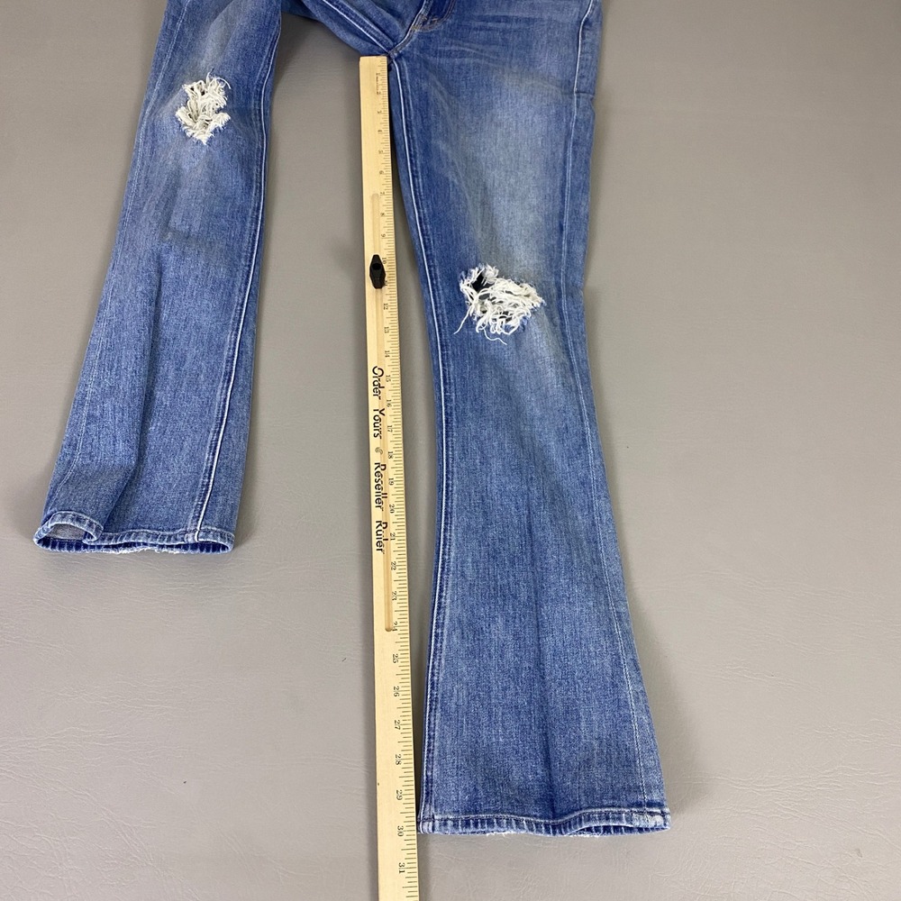 MOTHER The Runaway Weekender Jeans Women's Size 26 Flare Blue Distressed Denim - Picture 11 of 15